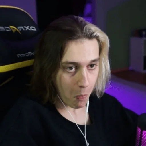 😯 Стикер «неглотай» для Telegram