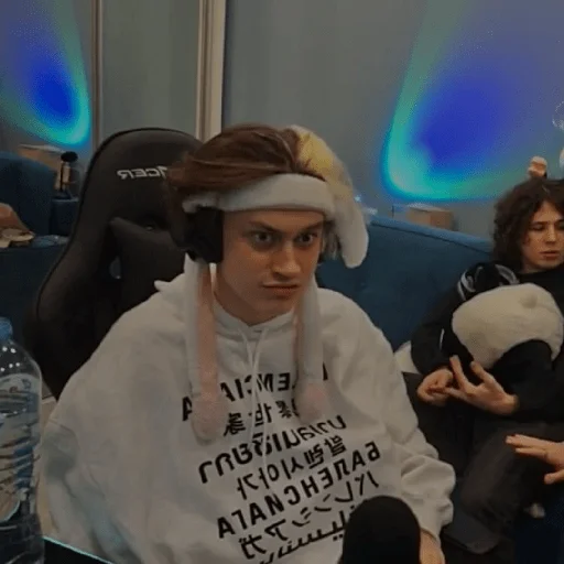 🥴 Стикер «неглотай» для Telegram