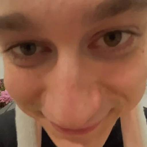 🥴 Стикер «неглотай» для Telegram