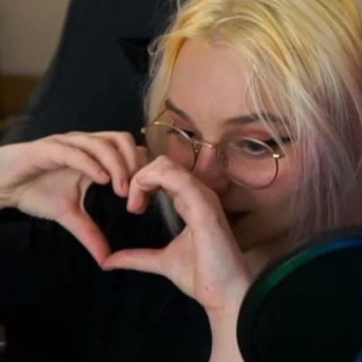💖 Стикер «Nihachu на все случаи жизни» для Telegram