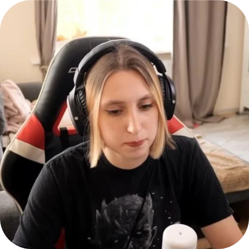 🥰 Стикер «Nika Karuso» для Telegram