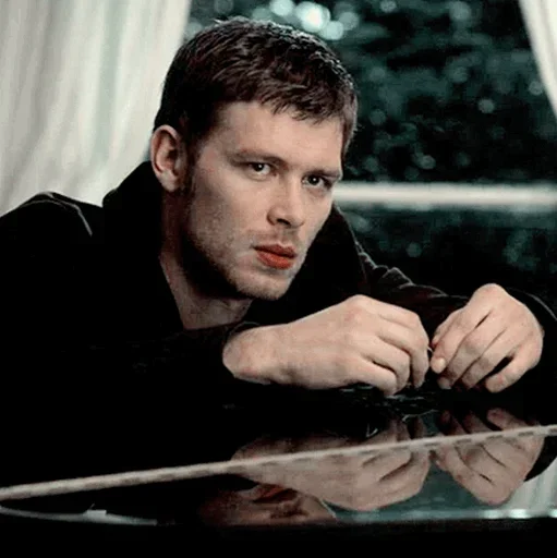 😐 Стикер «Niklaus Mikaelson» для Telegram