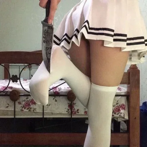 ❤️‍🩹 Стикер «Ножки» для Telegram