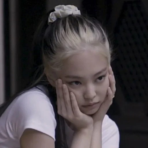 🥟 Стикер «kim jennie» для Telegram