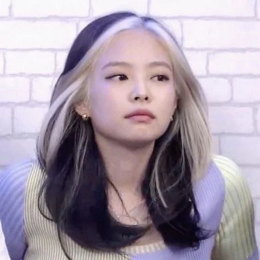🥟 Стикер «kim jennie» для Telegram