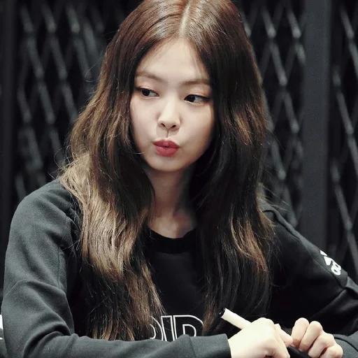 🥟 Стикер «kim jennie» для Telegram