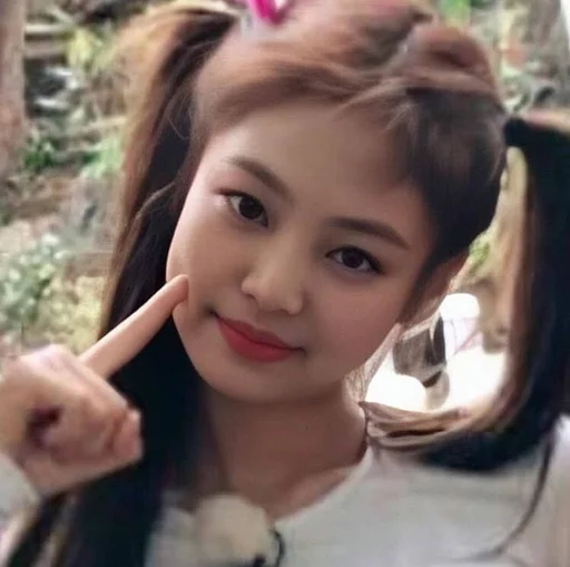 🥟 Стикер «kim jennie» для Telegram