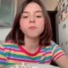Стикер 5 🤩 Видео набор эмоджи с певицей «Dora Дора»