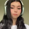 Стикер 9 🤩 Видео набор эмоджи с певицей «Dora Дора»