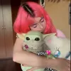 Стикер 3 🤩 Видео набор эмоджи с певицей «Dora Дора»