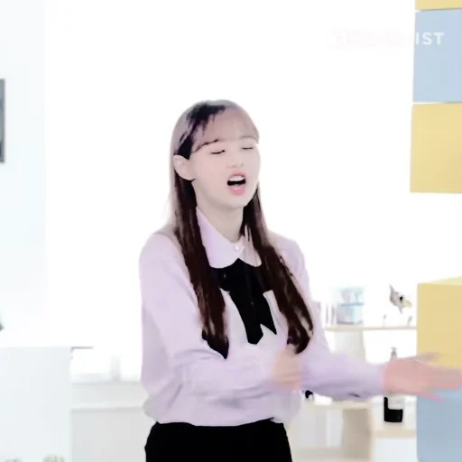 🦩 Стикер «Chuu» для Telegram