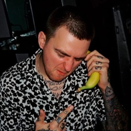 📞 Стикер «bmth» для Telegram