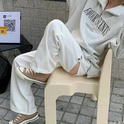💃 Стикер «одежда для девушек» для Telegram
