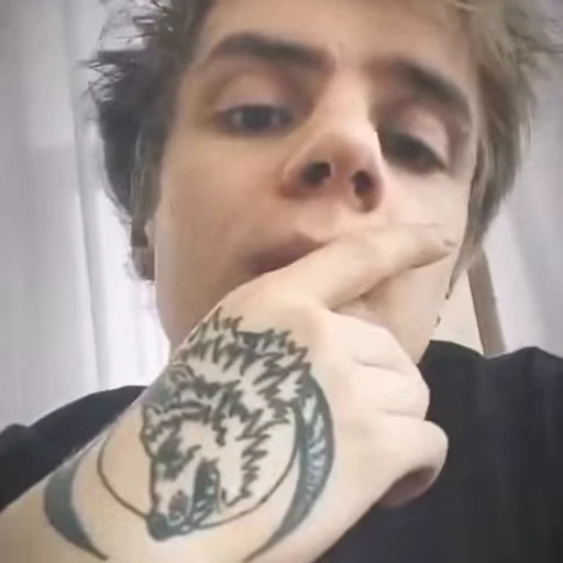 😕 Стикер «163onmyneck» для Telegram