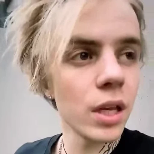 😉 Стикер «163onmyneck» для Telegram