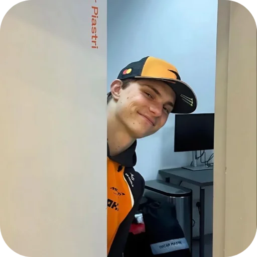 🎩 Стикер «Oscar pastry loh» для Telegram