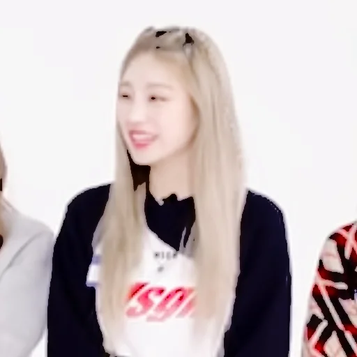 🦩 Стикер «yeji itzy» для Telegram