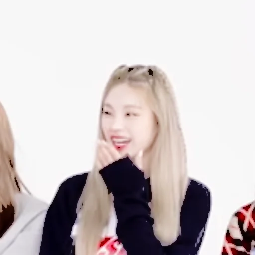 🦩 Стикер «yeji itzy» для Telegram