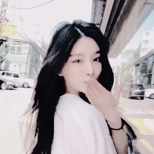 🦩 Стикер «Yiren» для Telegram