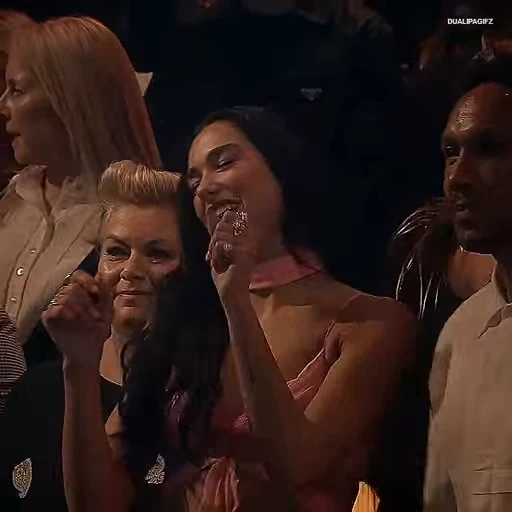 🌱 Стикер «Dua Lipa» для Telegram