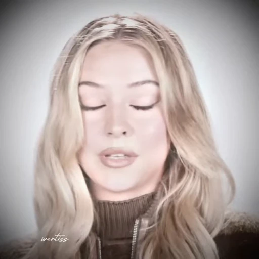 😂 Стикер «Madelyn Cline» для Telegram