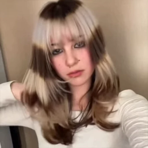 🤩 Стикер «Алиса Лью» для Telegram