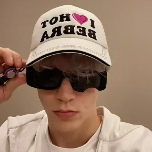 😎 Стикер «Парадеевич» для Telegram