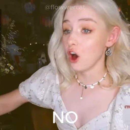 🙅‍♀️ Стикер «Персиковый Лес» для Telegram