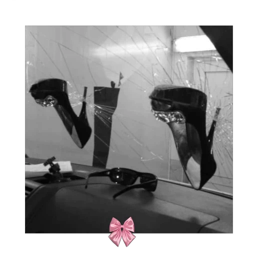 🫥 Стикер «Pink memes» для Telegram