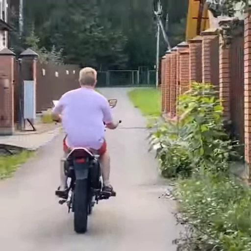 🏍 Стикер «pinq_everyday» для Telegram