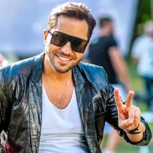 ✌️ Стикер «артур пирожков» для Telegram