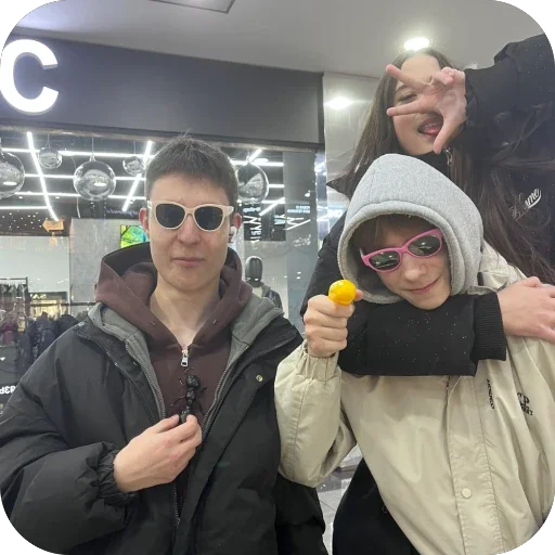 🫥 Стикер «пиздатые» для Telegram