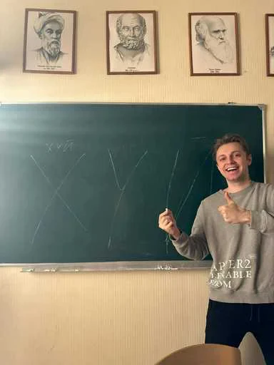 😁 Стикер «Стинтлер» для Telegram