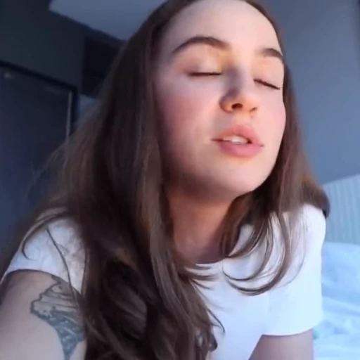 😅 Стикер «maryana ro» для Telegram