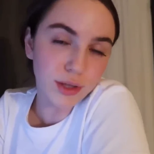 😎 Стикер «maryana ro» для Telegram