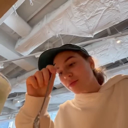 🥹 Стикер «maryana ro» для Telegram