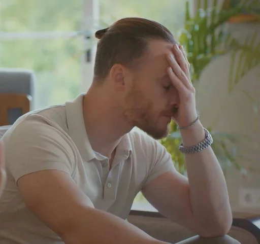 🤦‍♂️ Стикер «Постучись в мою дверь» для Telegram