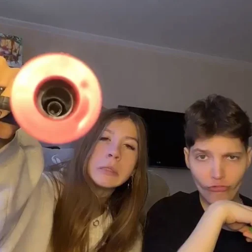 😝 Стикер «Поля лучик света» для Telegram