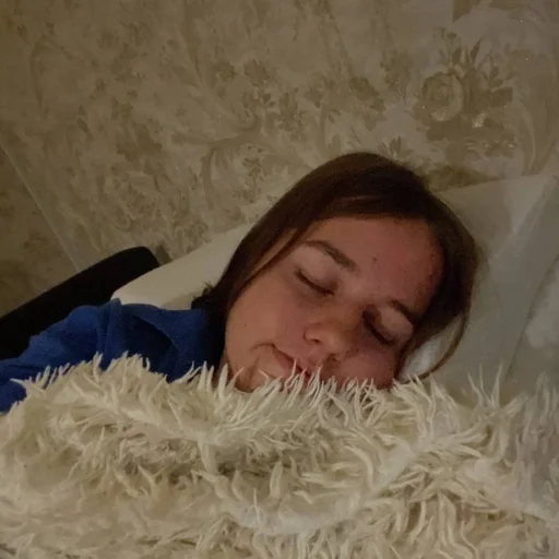 😴 Стикер «Поля лучик света» для Telegram