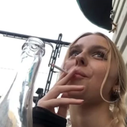 🚬 Стикер «polinasc» для Telegram