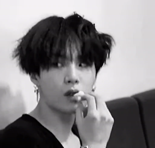 🌟 Стикер «min yoongi» для Telegram