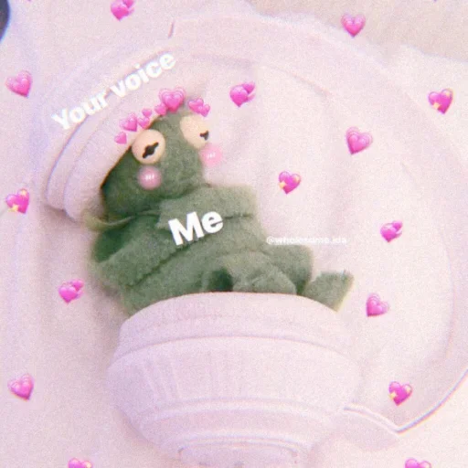 💞 Стикер «♡︎𝓜𝓸𝓸𝓷𝓲𝓮'𝓼 𝓵𝓸𝓿𝓮♡︎» для Telegram