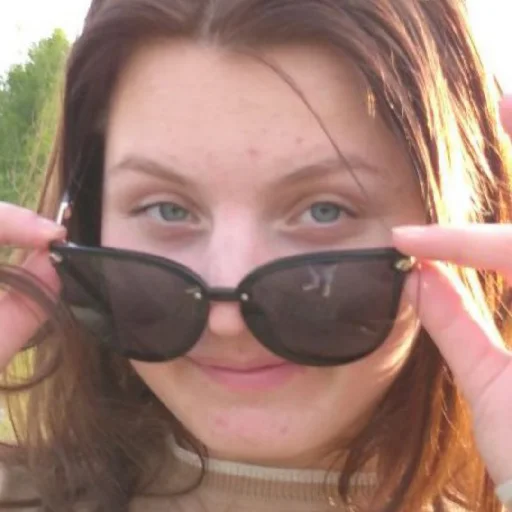🕶️ Стикер «пуся?» для Telegram