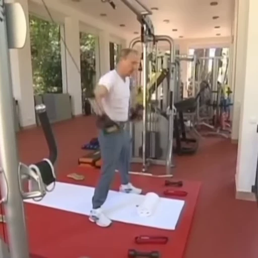 🏋️‍♂️ Стикер «Putin Russia» для Telegram