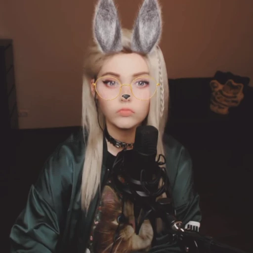 🥰 Стикер «Alina Rin» для Telegram