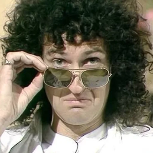 🥴 Стикер «queen shiz» для Telegram