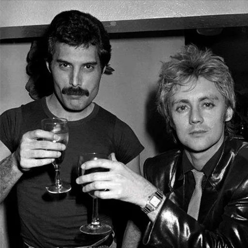 🍷 Стикер «Queen» для Telegram