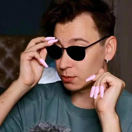 💅 Стикер «Anthony Uly» для Telegram