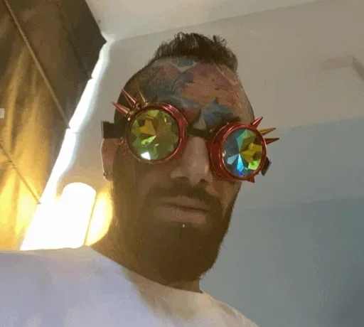 🥳 Стикер «Rainbow Man» для Telegram