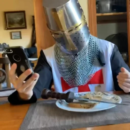 👑 Стикер «Random Crusader» для Telegram